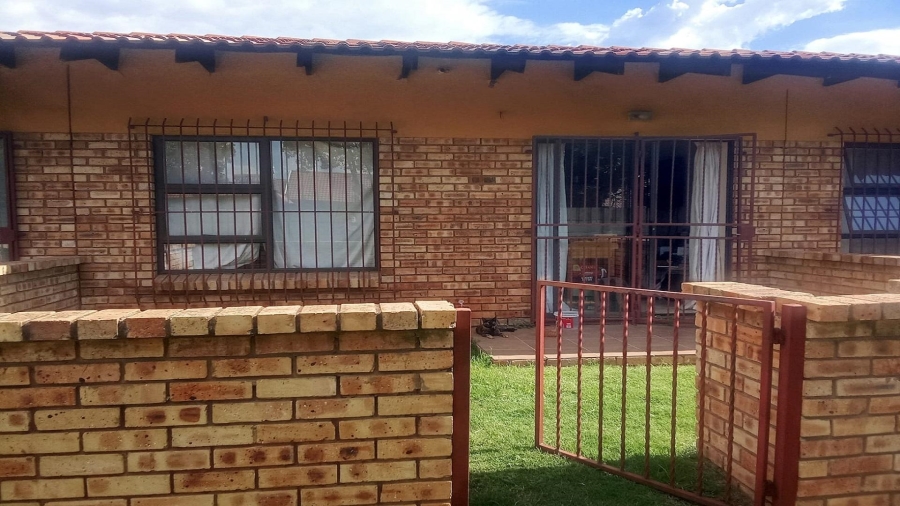 1 Bedroom Property for Sale in Vaalpark Free State